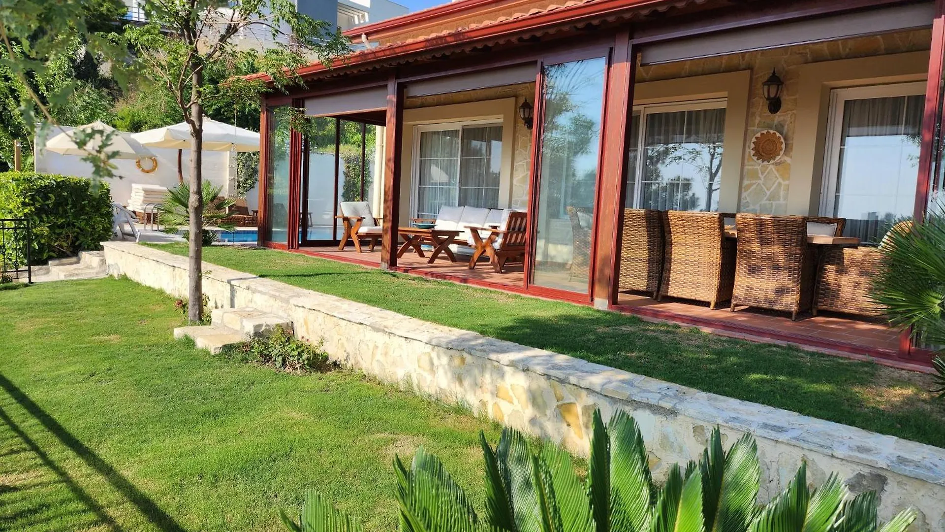 Manzara Ciftlik Βίλα Κουσάντασι